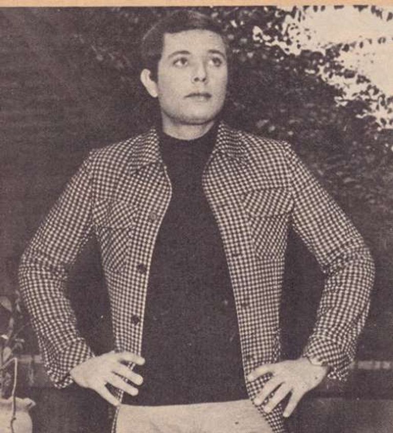 محمود عبد العزيز في فيلم "إبراهيم الأبيض"