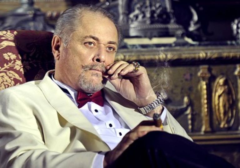 محمود عبد العزيز في فيلم "إبراهيم الأبيض"