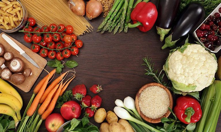 سيدة تعاني من آلام في المفاصل - أرشيفية