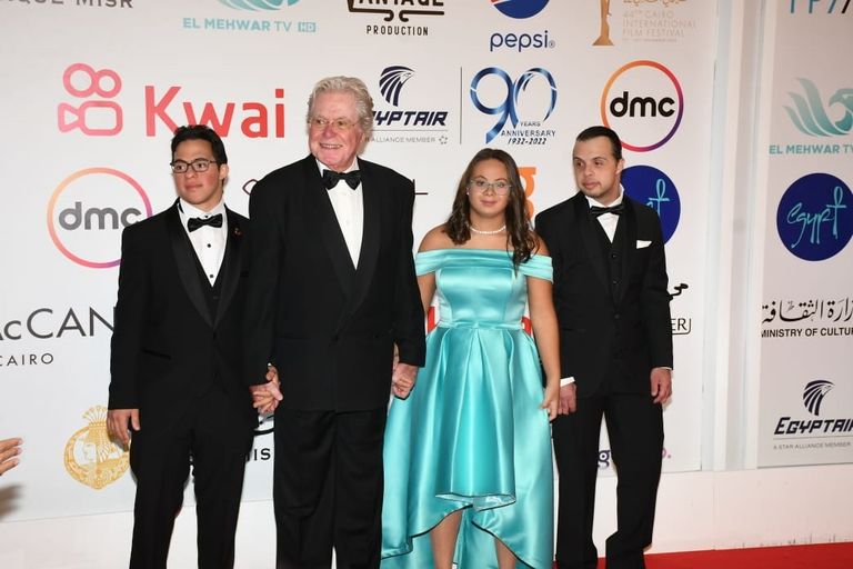 حسين فهمي وسط ذوي الهمم