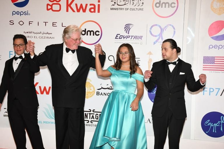 حسين فهمي وسط ذوي الهمم