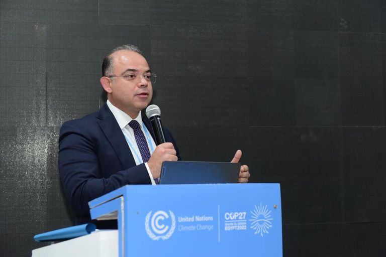 جانب من جلسة دور البورصات في إعادة بناء عالم خال من الانبعاثات الكربونية