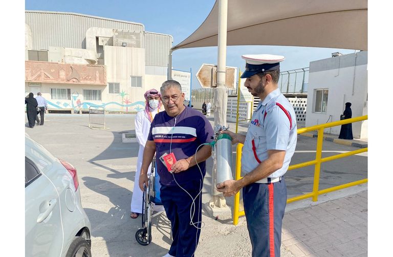 فوزية بنت عبدالله زينل رئيسة مجلس النواب خلال مشاركتها في الانتخابات