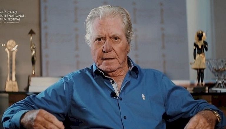 لقطة من فيديو أغنية على الممر