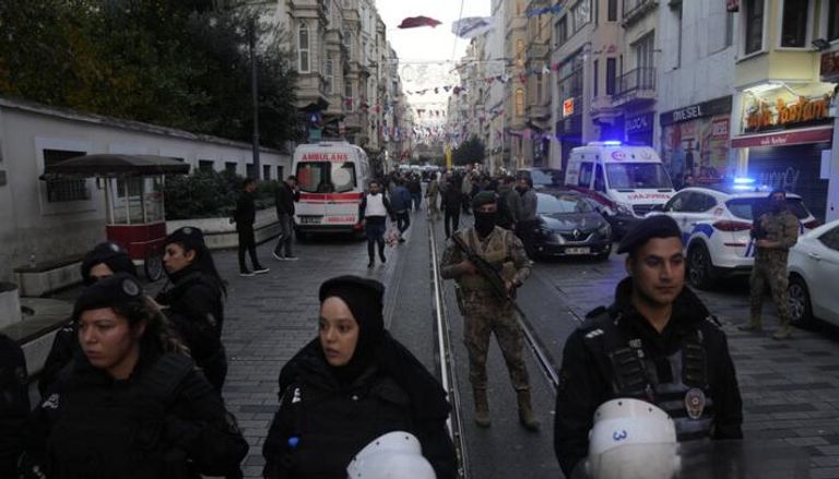 الأمن ينتشر في محيط انفجار إسطنبول - أ.ف.ب