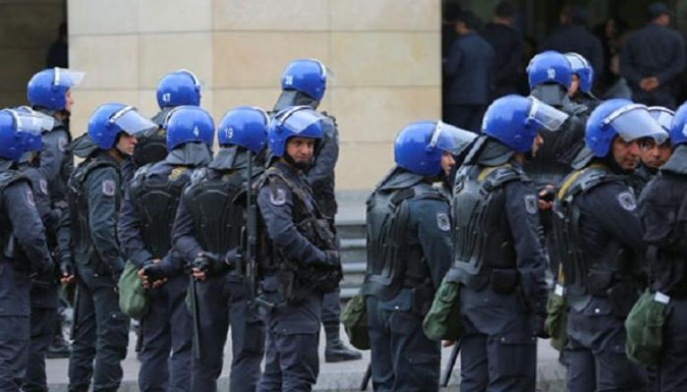 عناصر من الشرطة في آذربيجان- أرشيفية