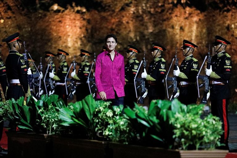 الرئيس الإندونيسي يرحب برئيس الوزراء البريطاني