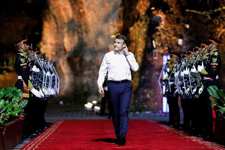 الرئيس الإندونيسي يرحب برئيس الوزراء البريطاني