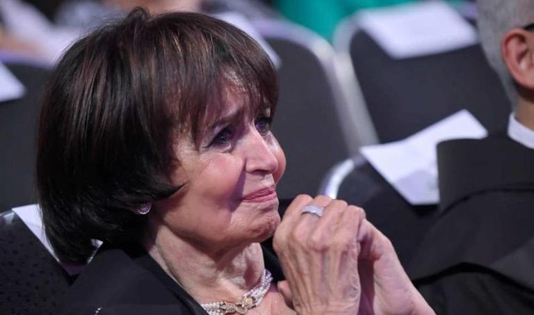 الفنانة سميرة أحمد