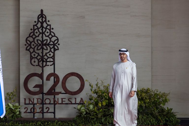 لقاء ودي للشيخ محمد بن زايد آل نهيان مع غوتيريش وماكرون