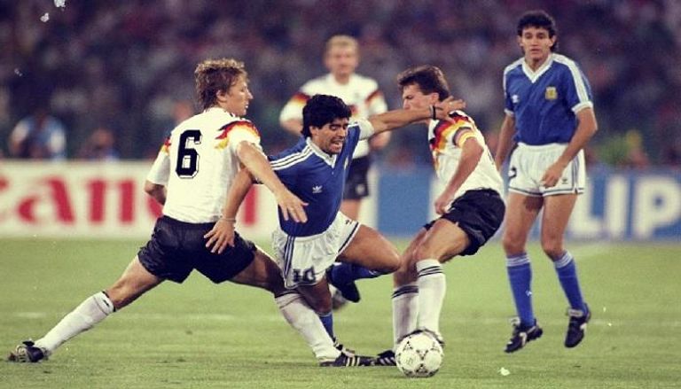 دييجو مارادونا في مباراة ألمانيا والأرجنتين - نهائي كأس العالم 1990