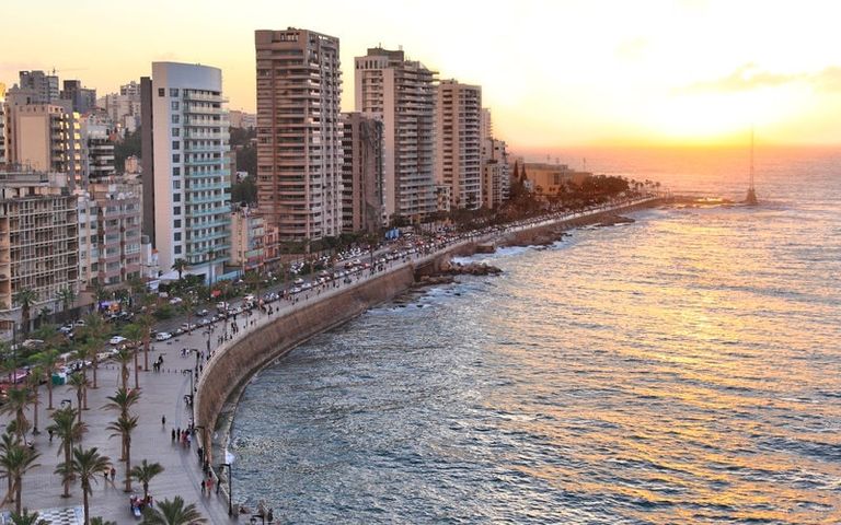 كورنيش بيروت ضمن أفضل أماكن ترفيهية في لبنان 4 أماكن ترفيهية في لبنان في رحلة استثنائية