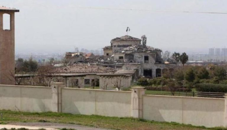 آثار قصف إيراني سابق استهدف أربيل بإقليم كردستان العراق
