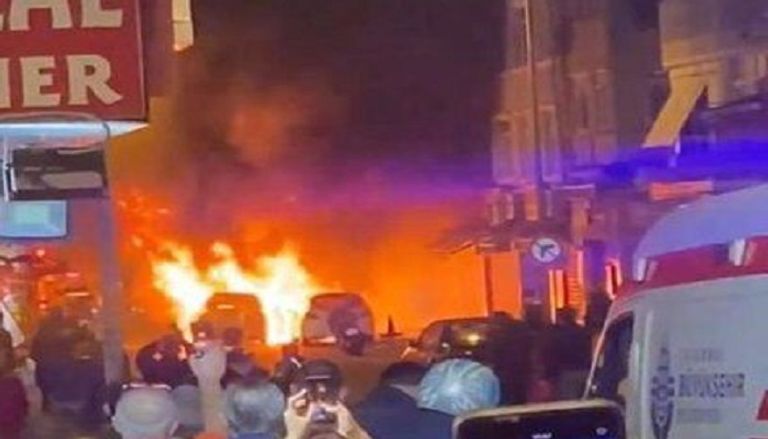 رجال الإطفاء ينجحون في السيطرة على الحريق 