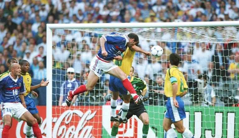 تتويج فرنسا بكأس العالم 98 لوسيان لوران في لقاء فرنسا والمكسيك