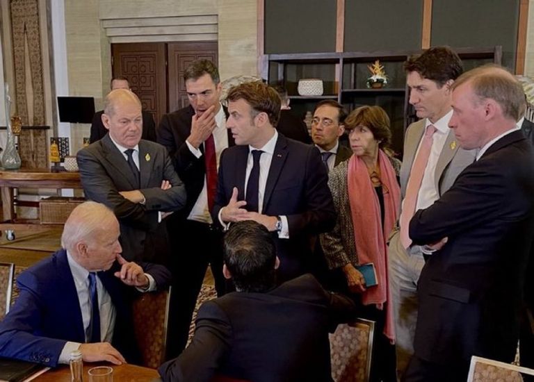 إيمانويل ماكرون وأنجيلا ميركل