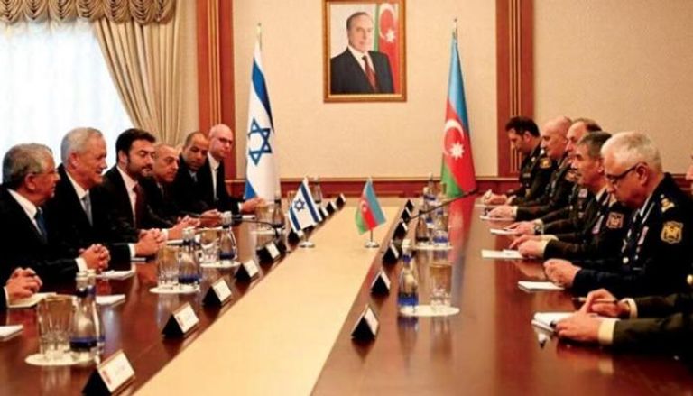 جانب من لقاءات وزير الدفاع الإسرائيلي مع مسؤولين من أذربيجان 