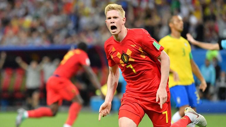 دي بروين نجم مانشستر سيتي ومنتخب بلجيكا يحتفل بهز شباك البرازيل في 2018 نجوم مانشستر سيتي في كأس العالم