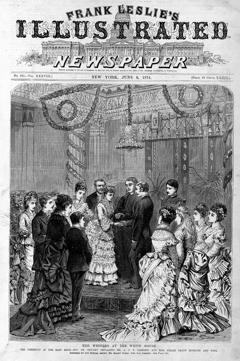 نيكسون يرافق ابنته إلى حديقة البيت الأبيض