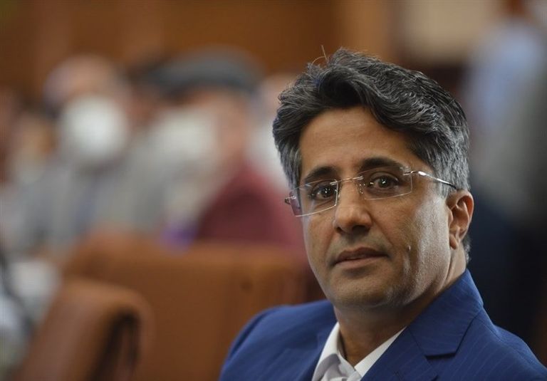 رئيس اتحاد الملاكمة الإيراني حسين ثوري