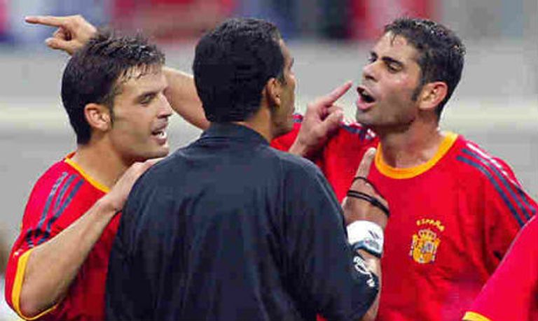 من مباراة إسبانيا وكوريا الجنوبية في كأس العالم 2010