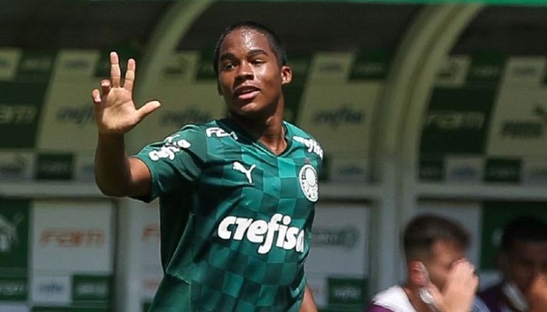 إندريك سوزا لاعب بالميراس البرازيلي ميسي نجم باريس سان جيرمان ومنتخب الأرجنتين