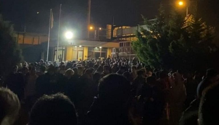 الأتراك في الشوارع عقب وقوع الزلزال