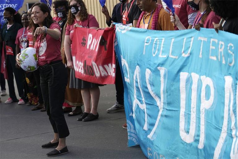 الوقفة الاحتجاجية التي نشرها موقع الأمم المتحدة مع بيان الحقوقيين