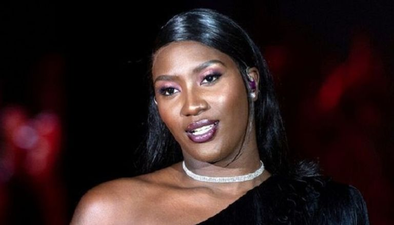 آية ناكامورا وشريكها السابق