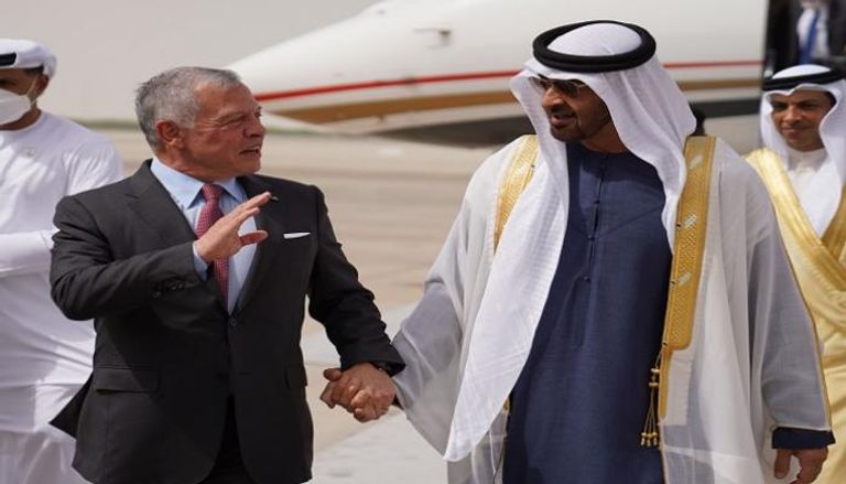 جانب من لقاء سابق بين الشيخ محمد بن زايد رئيس الإمارات وملك الأردن