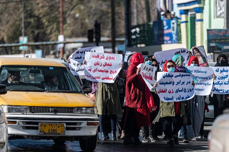 نساء أفغانيات يتظاهرن في كابول