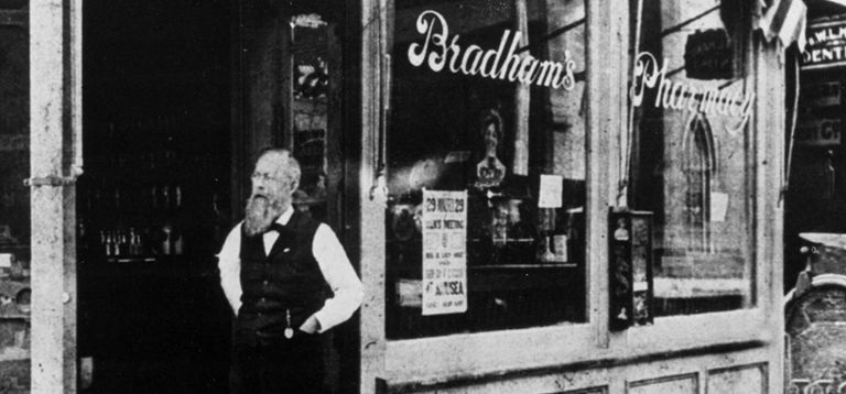 صيدلية كيلب برادهام كاليب برادهام