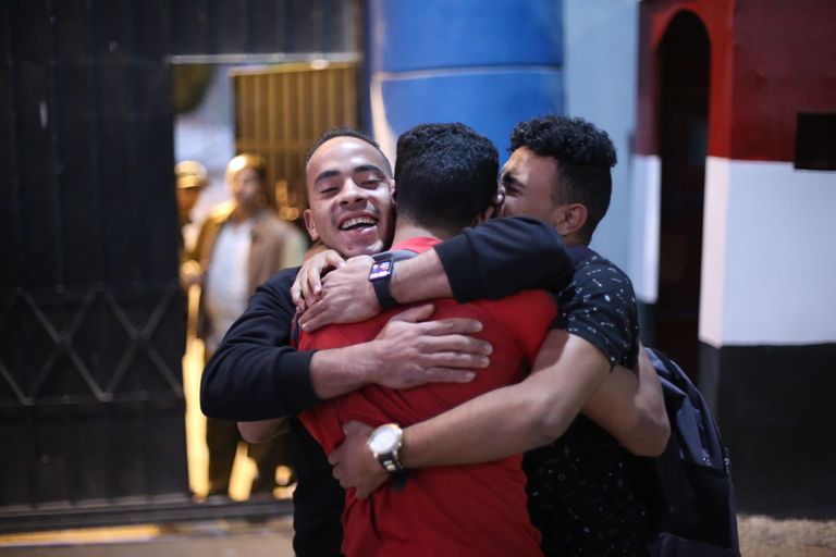 جانب من حرق المقر الرئيسي لتنظيم الإخوان في مصر - أرشيفية