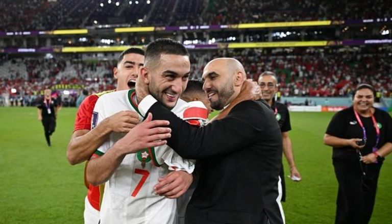 وليد الركراكي مدرب منتخب المغرب مع حكيم زياش