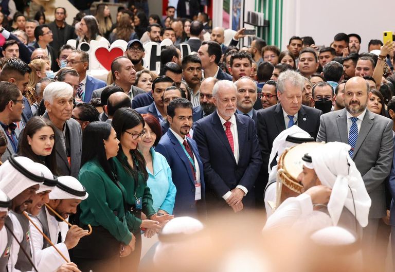 المكسيك ترفع علم الإمارات احتفاء بالشارقة