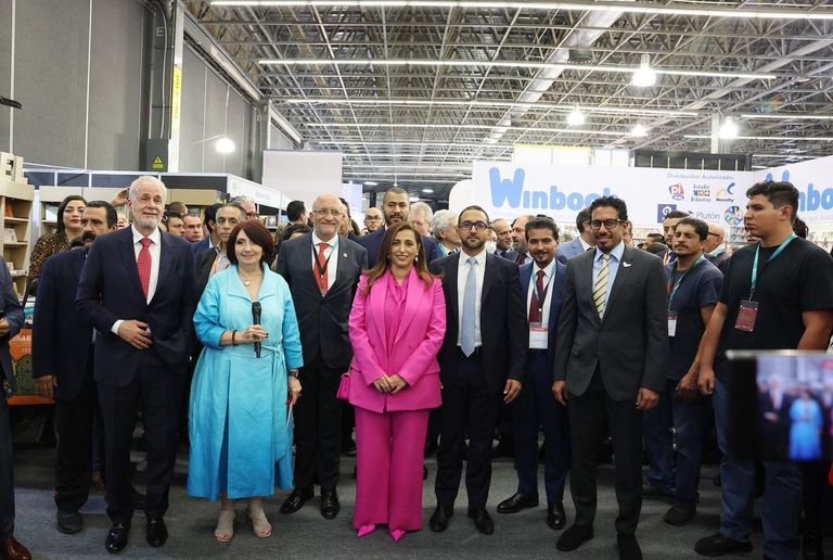 المكسيك ترفع علم الإمارات احتفاء بالشارقة