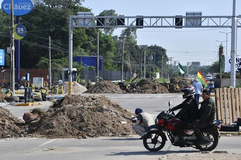 طرق أغلقها المتظاهرون في سانتا كروز