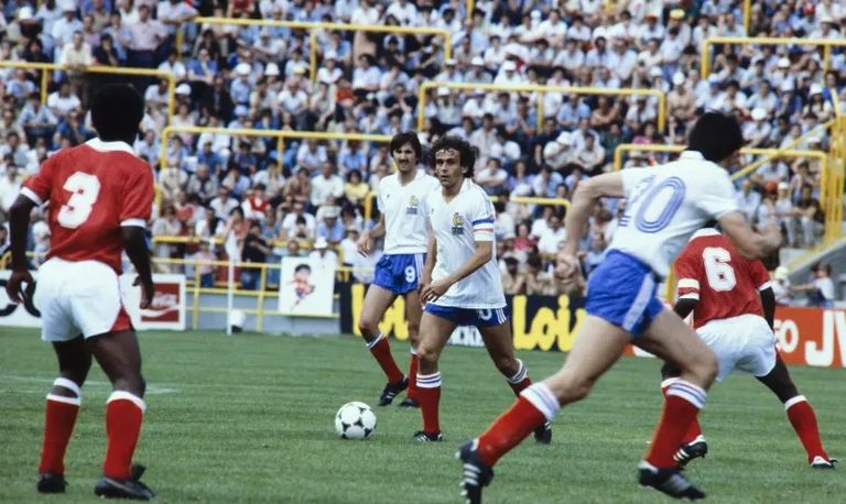 فرنسا والكويت من مباراة فرنسا والسعودية في كأس العالم 1998