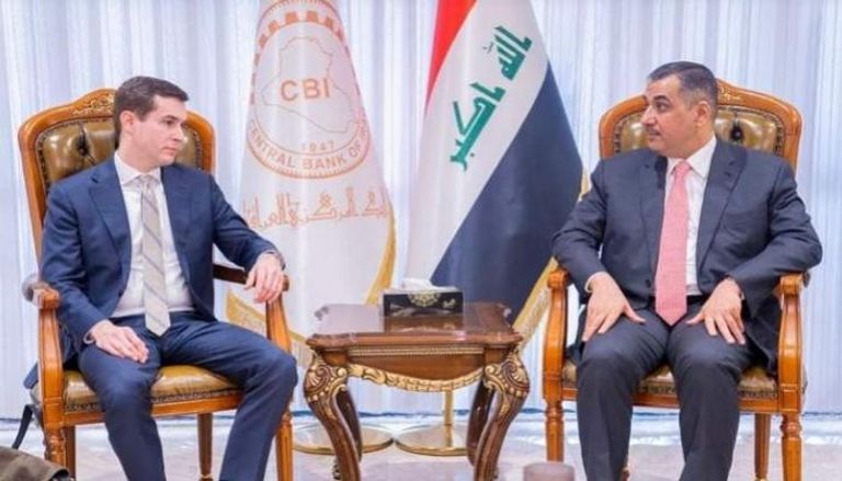 محافظ البنك المركزي العراقي يستقبل مسؤولا أمريكيا