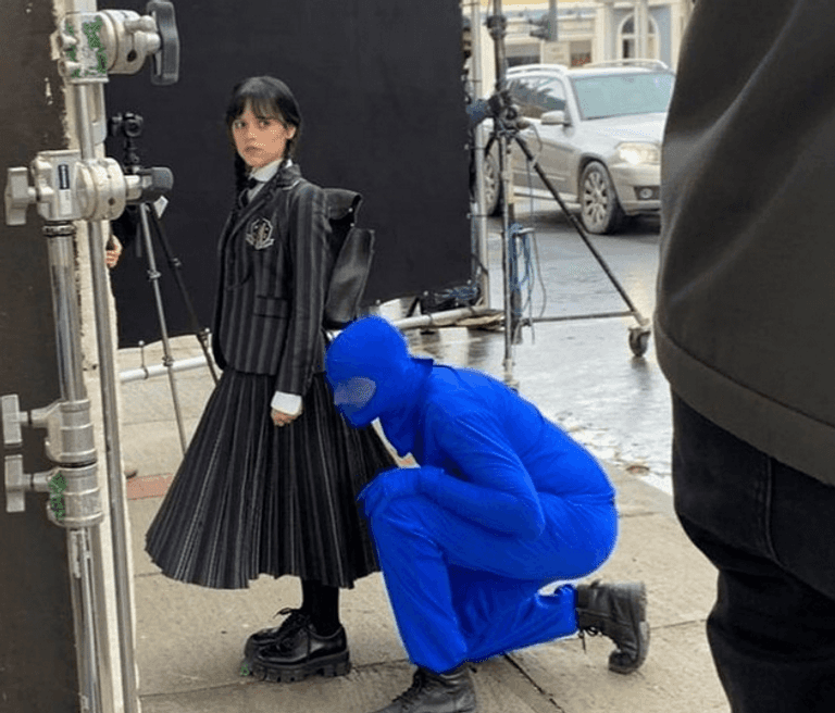 لقطة من مسلسل "وينزداي"