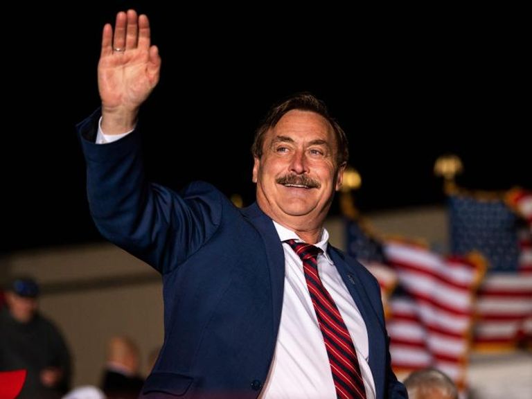 ترامب وماكدانيال