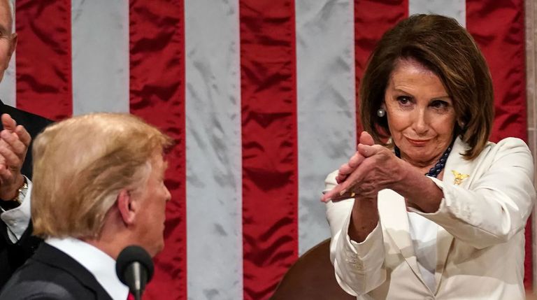 رئيسة مجلس النواب الأمريكي نانسي بيلوسي