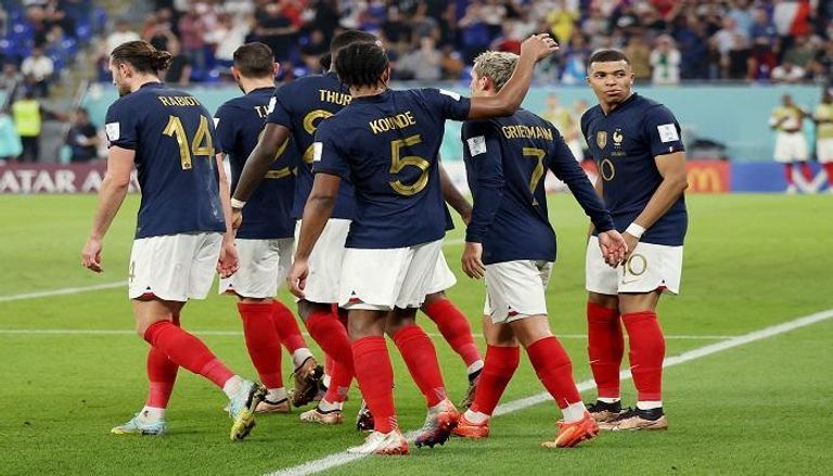 منتخب فرنسا وائل جمعة نجم منتخب مصر السابق