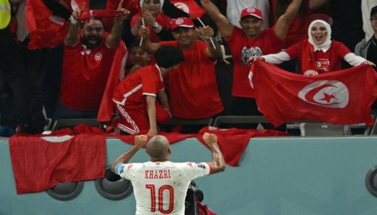 احتفال وهبي الخزري في مباراة تونس وفرنسا