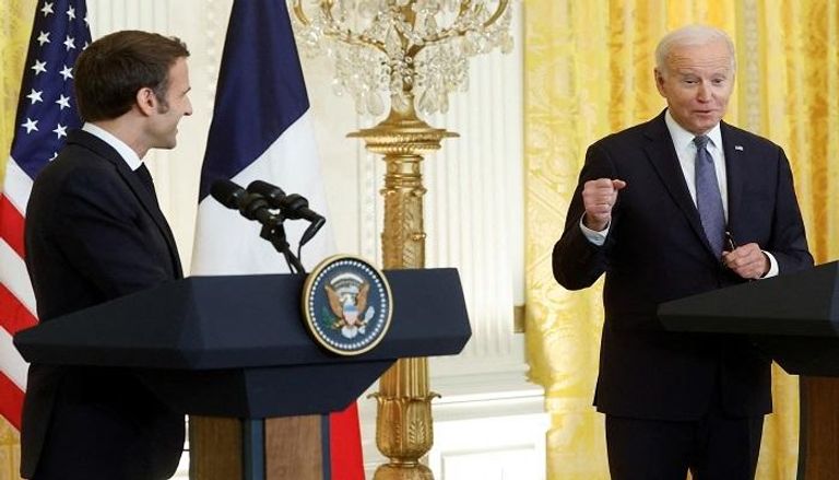 الرئيس الأمريكي خلال المؤتمر الصحفي مع نظيره الفرنسي