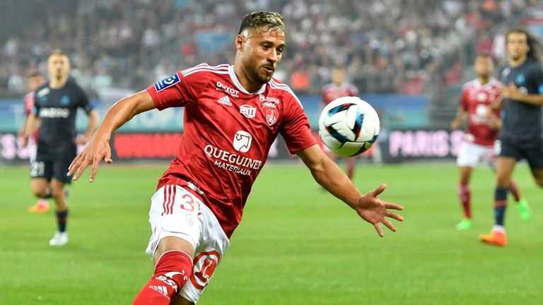 يوسف بلايلي يوسف بلايلي نجم منتخب الجزائر