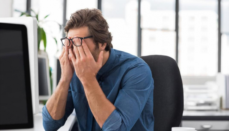 مشكلات النوم تؤثر على صحة العين