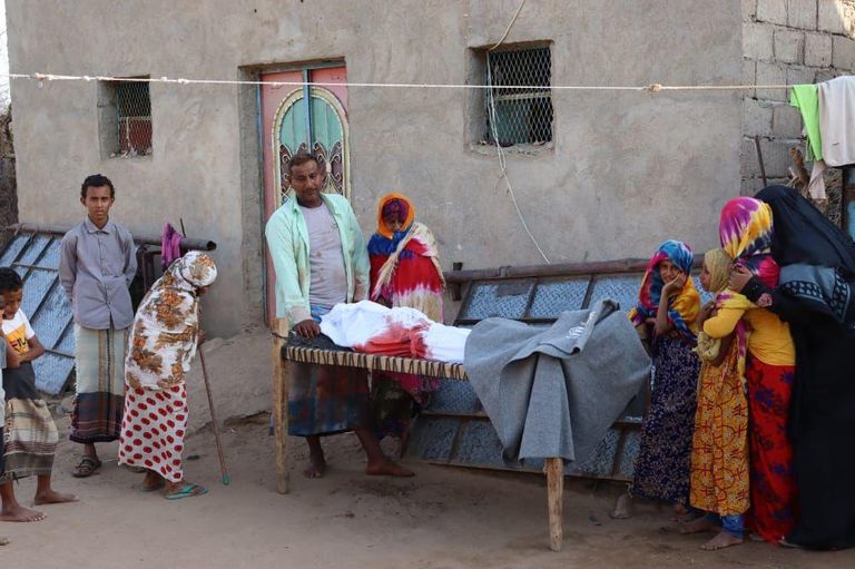 جريمة حرب حوثية مسجد الرون الأثري الذي تعرض لهجوم حوثي جوي في الحديدة