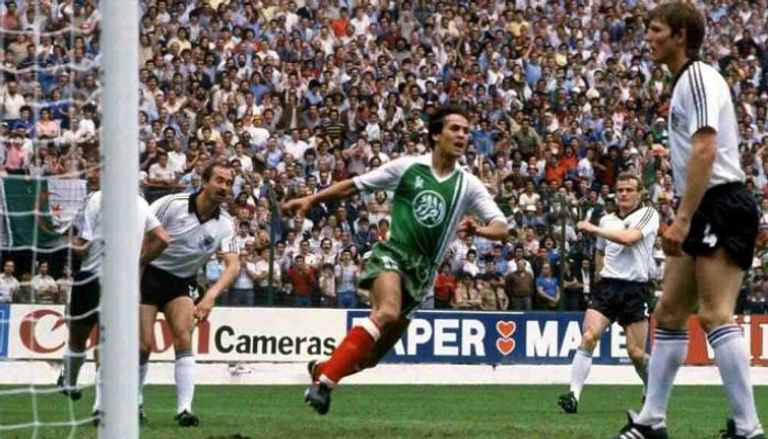 من مباراة الجزائر وألمانيا في كأس العالم 1982