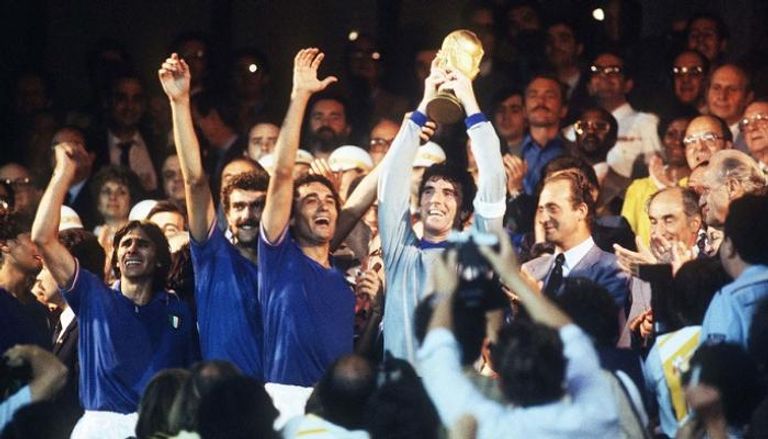 منتخب إيطاليا بطل كأس العالم 1982